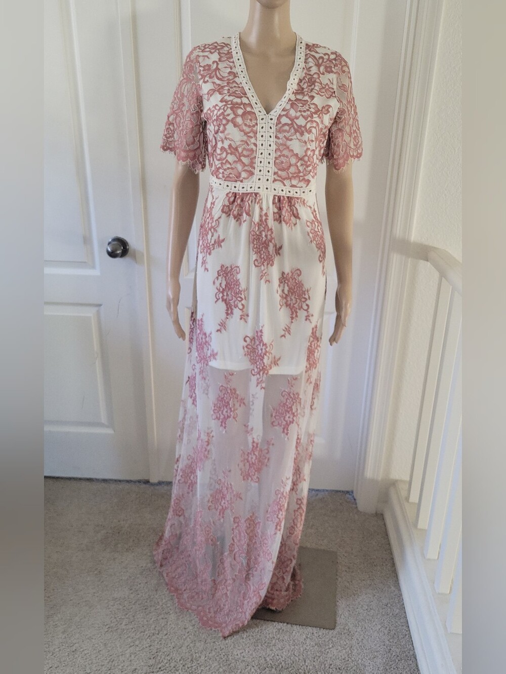 Peach Love California white and dusty rose floral lace Dress Size M